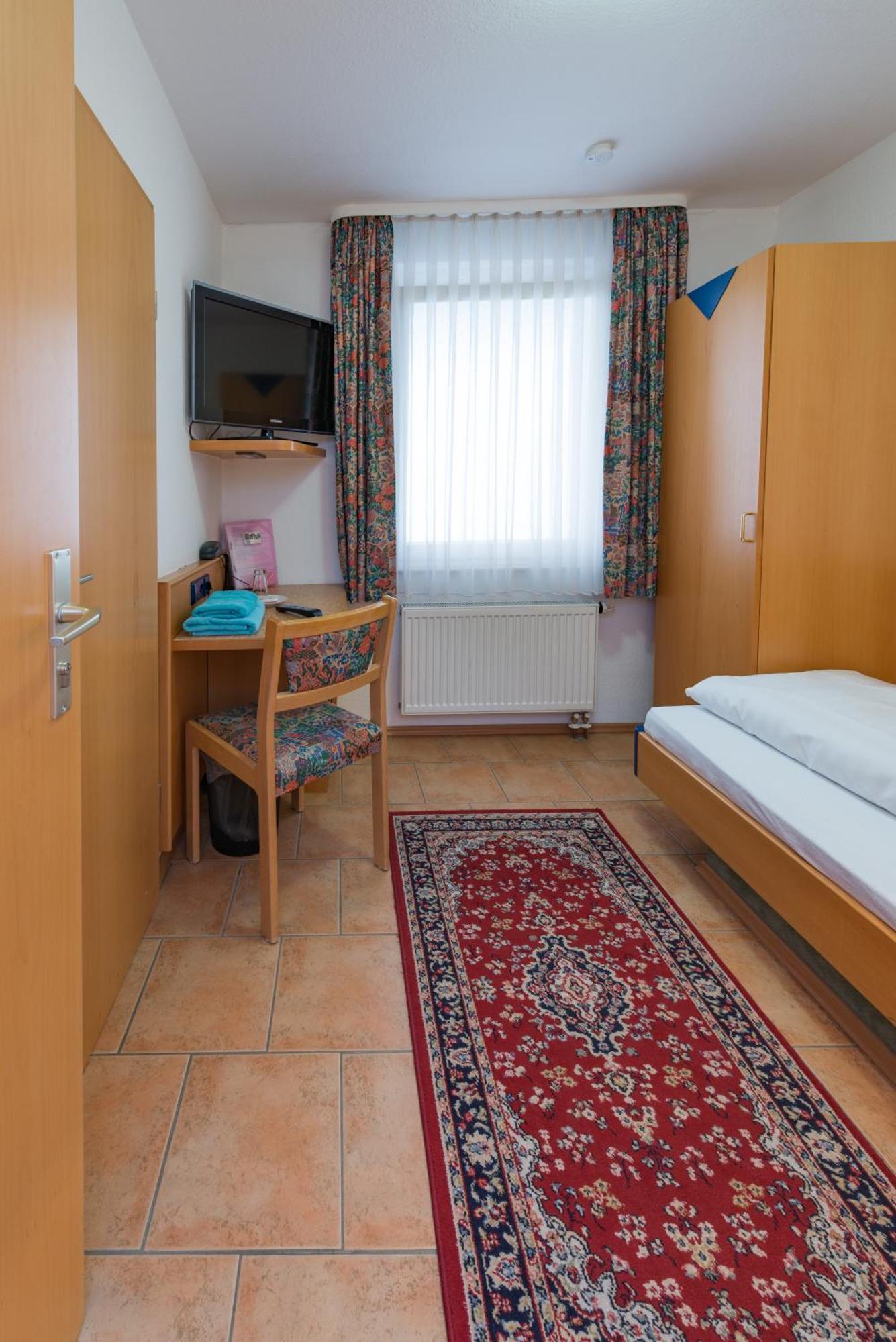 Hotel Adler Mit Gasthaus Haßmersheim Habitación foto